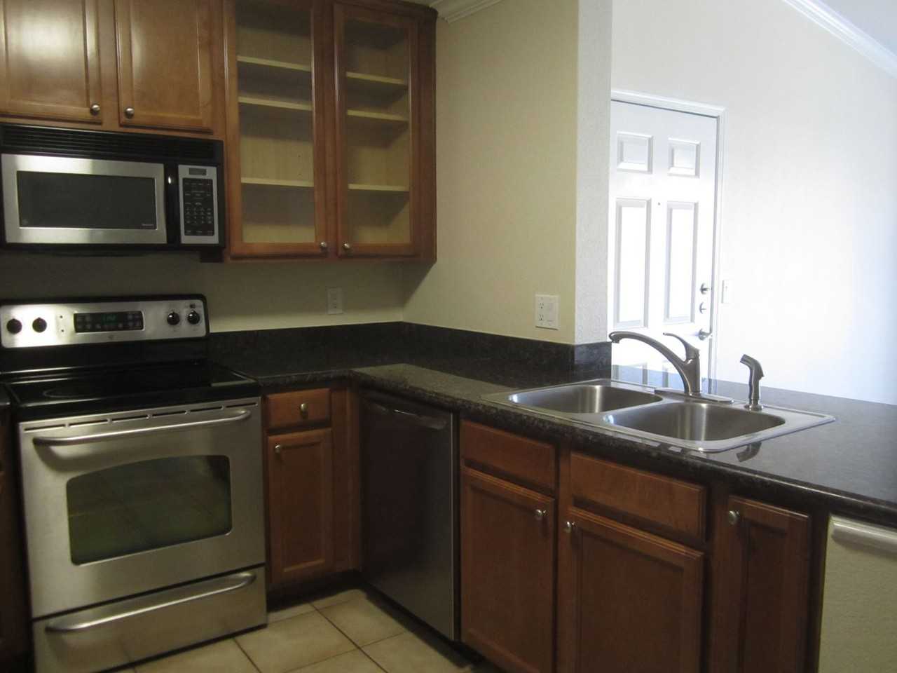 1025 La Terraza Cir - Photo 7 of 32