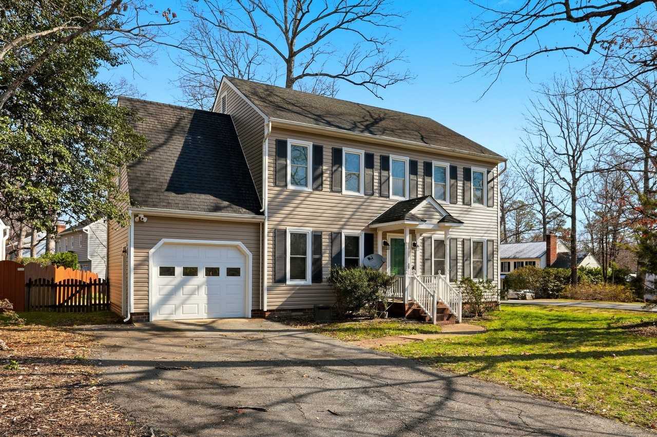 11400 Briarcrest Dr - Photo 3 of 45