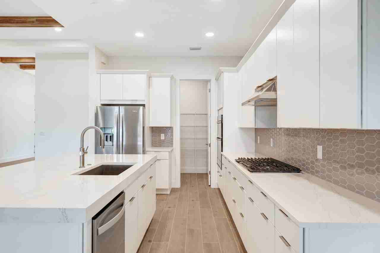 9037 Wisteria Way - Photo 5 of 46