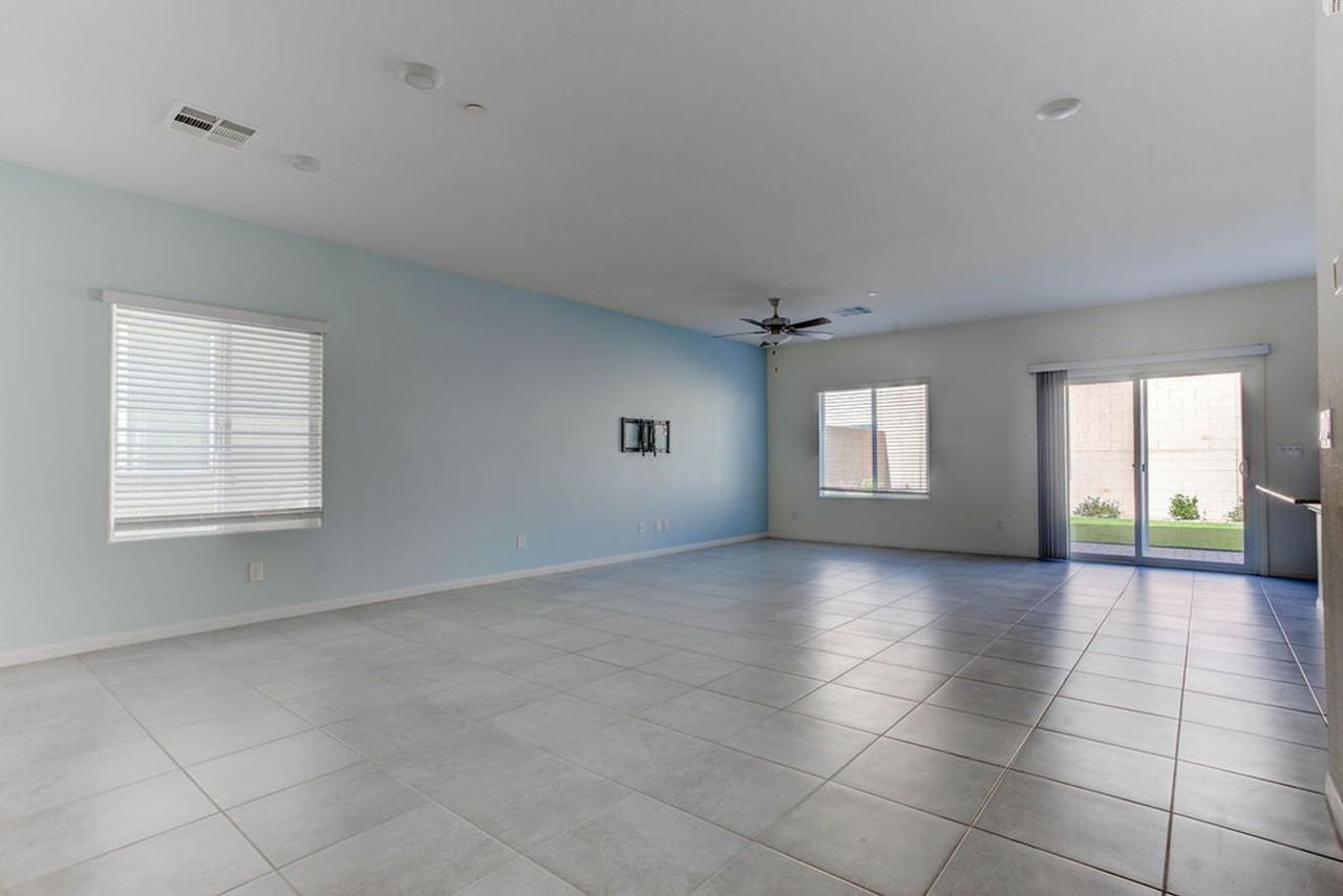 10944 Meridian Fields Ave - Photo 2 of 43