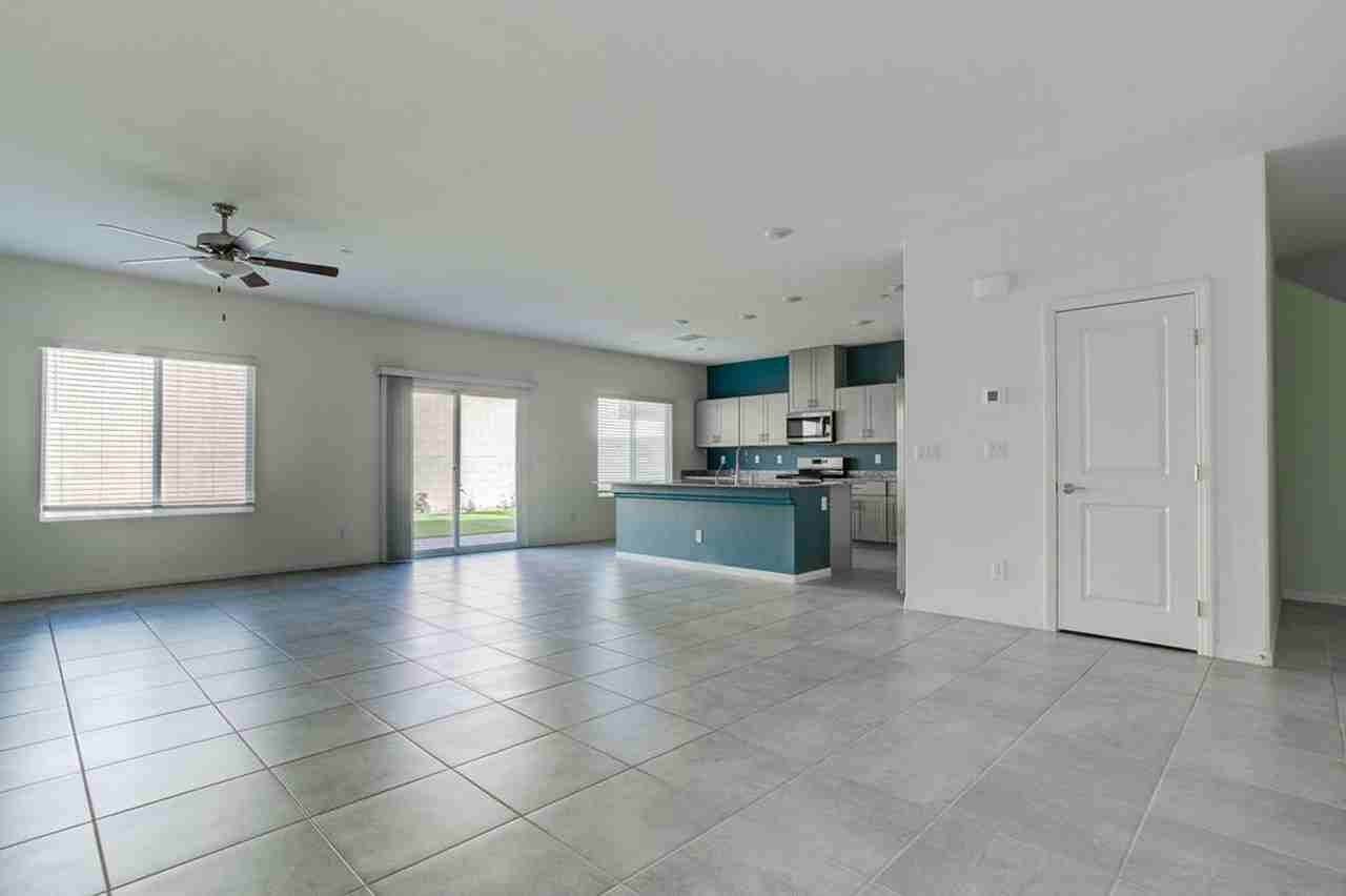 10944 Meridian Fields Ave - Photo 3 of 43