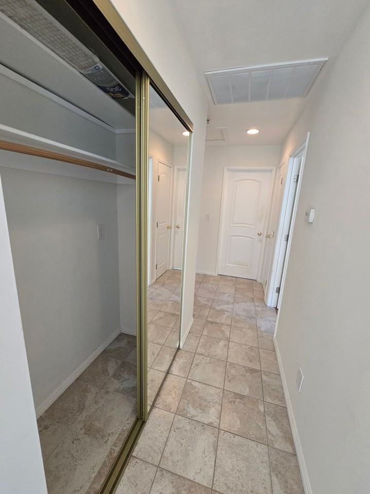 14494 Cambridge St - Photo 7 of 19