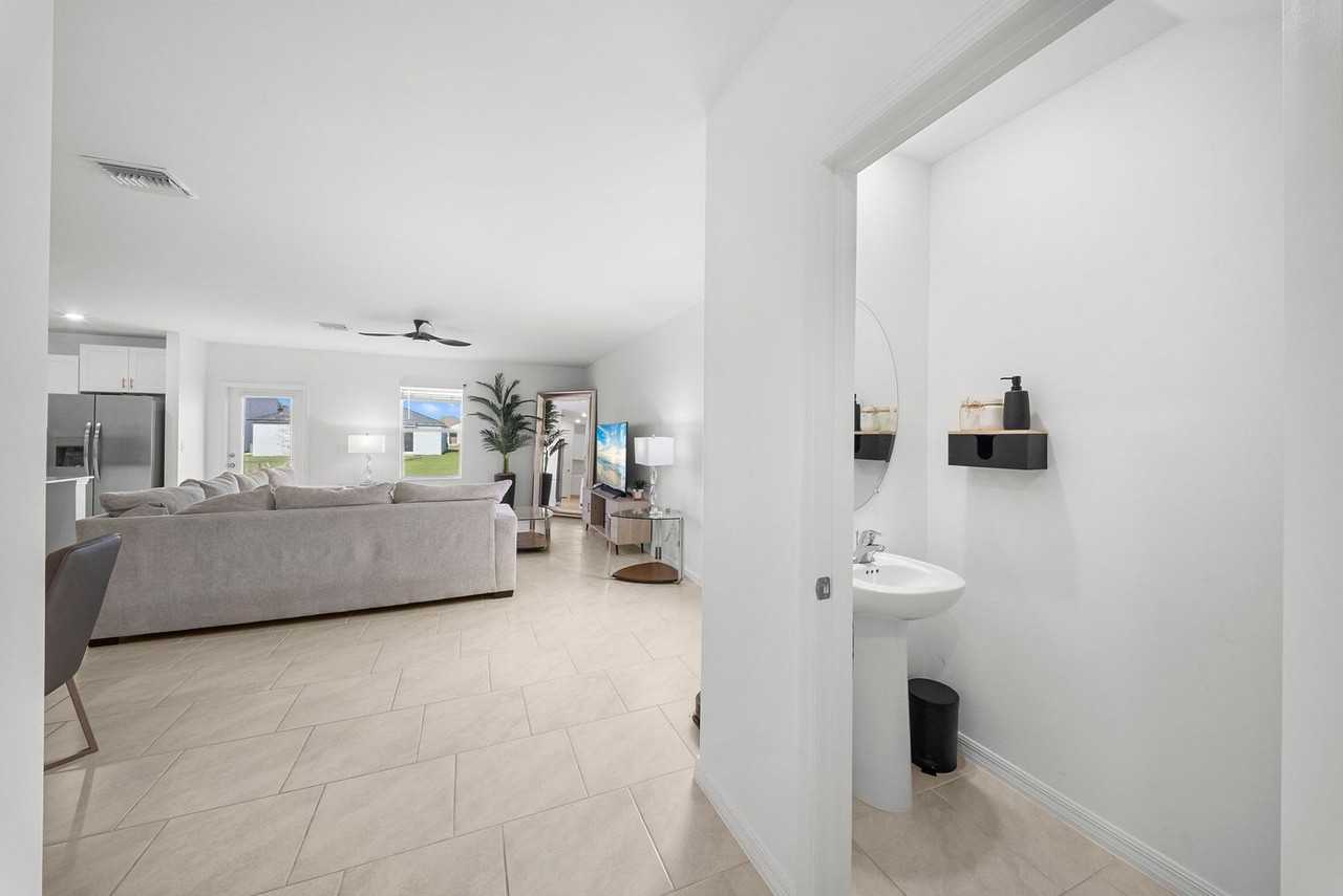 17404 Monte Isola Way - Photo 4 of 34