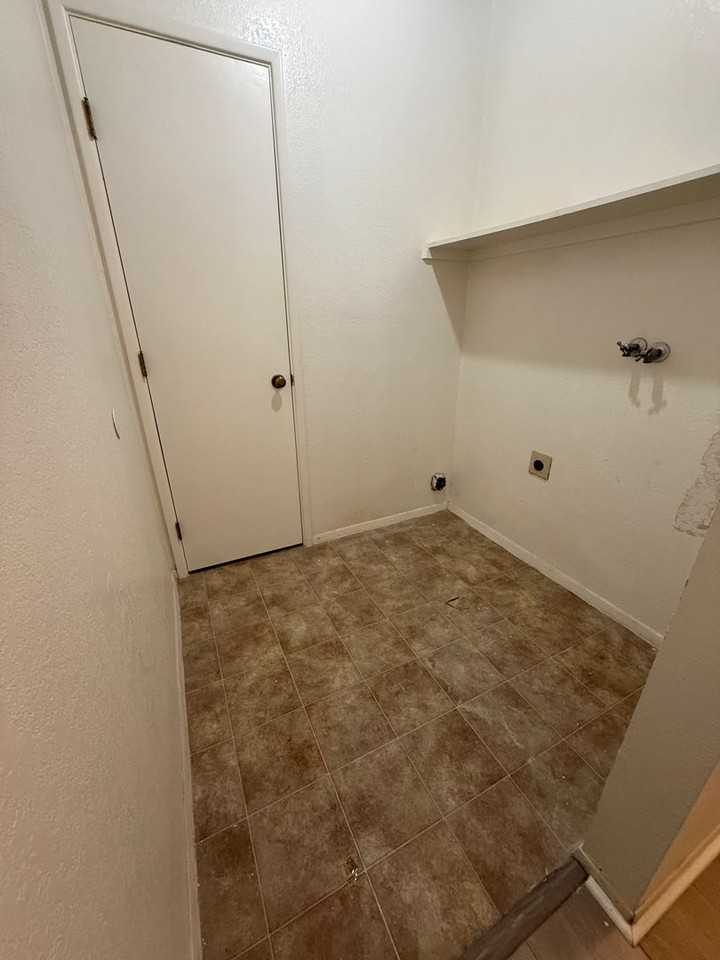 749 Steppe Pl - Photo 7 of 13