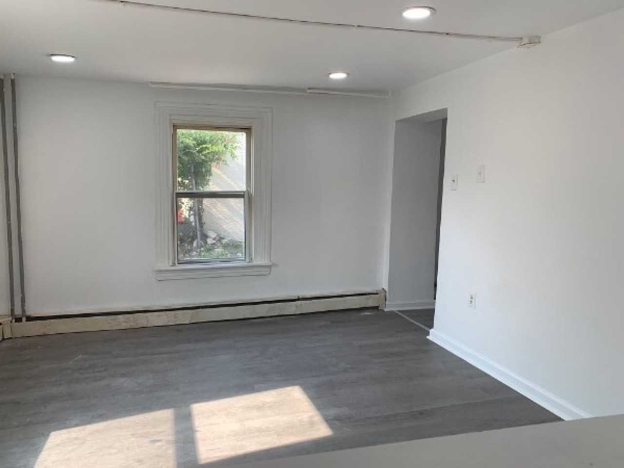 32 S Penn St - Photo 2 of 9