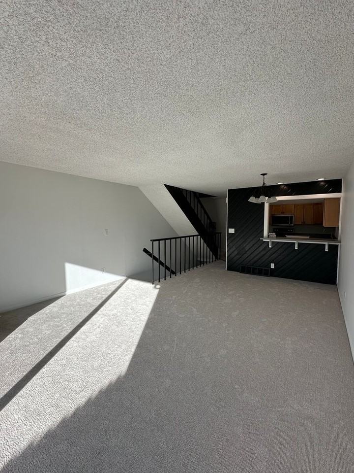 46 Shadow Pl - Photo 4 of 19