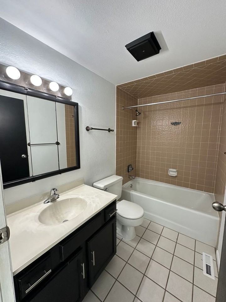 46 Shadow Pl - Photo 5 of 19