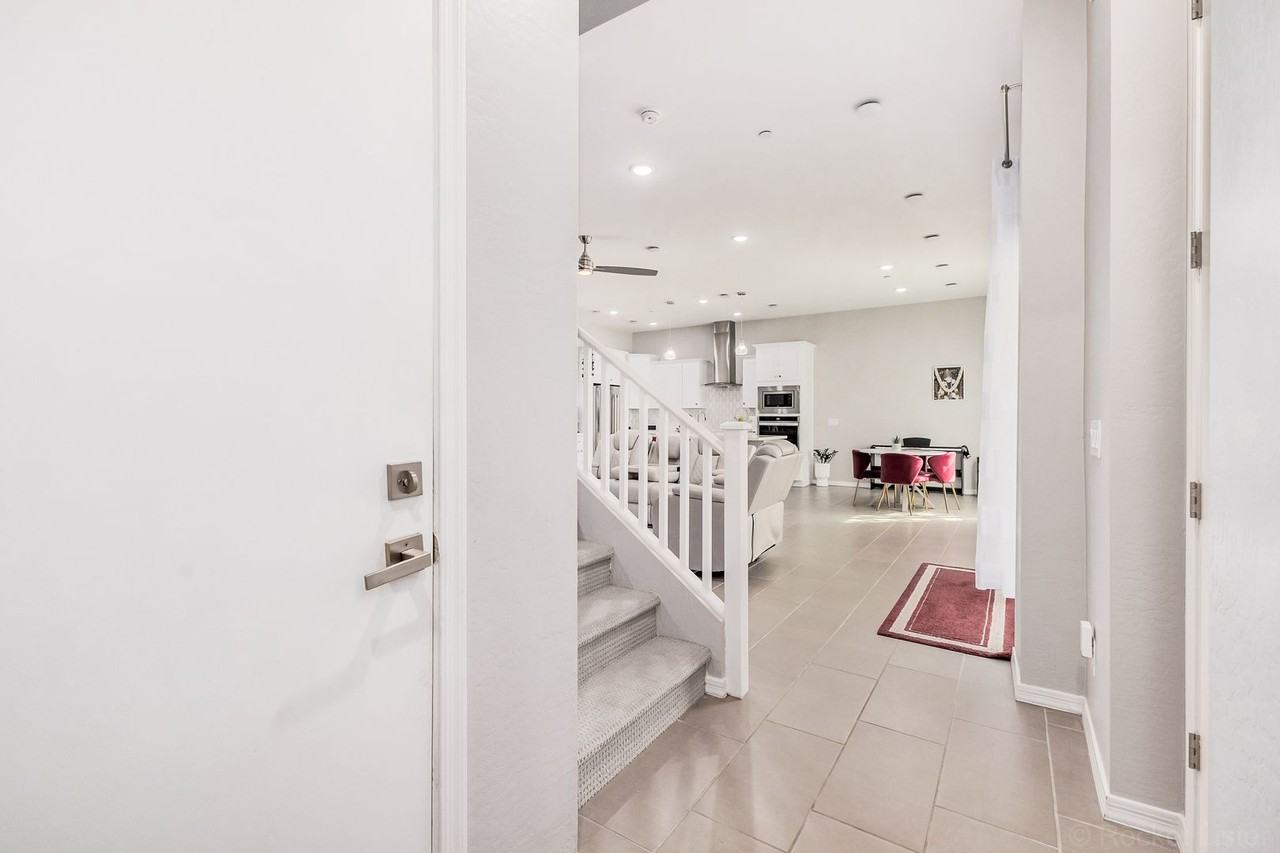 227 E Balsam Dr - Photo 4 of 30