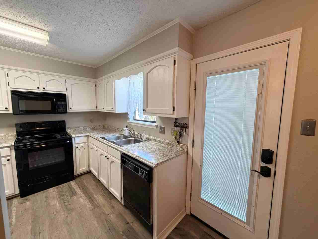 9990 Smugglers Cove Ln - Photo 6 of 24