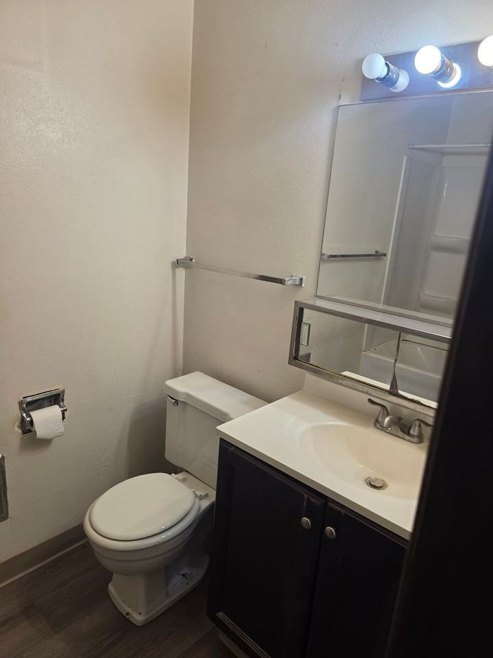 Belle Plaine Apartments - Photo 3 of 15