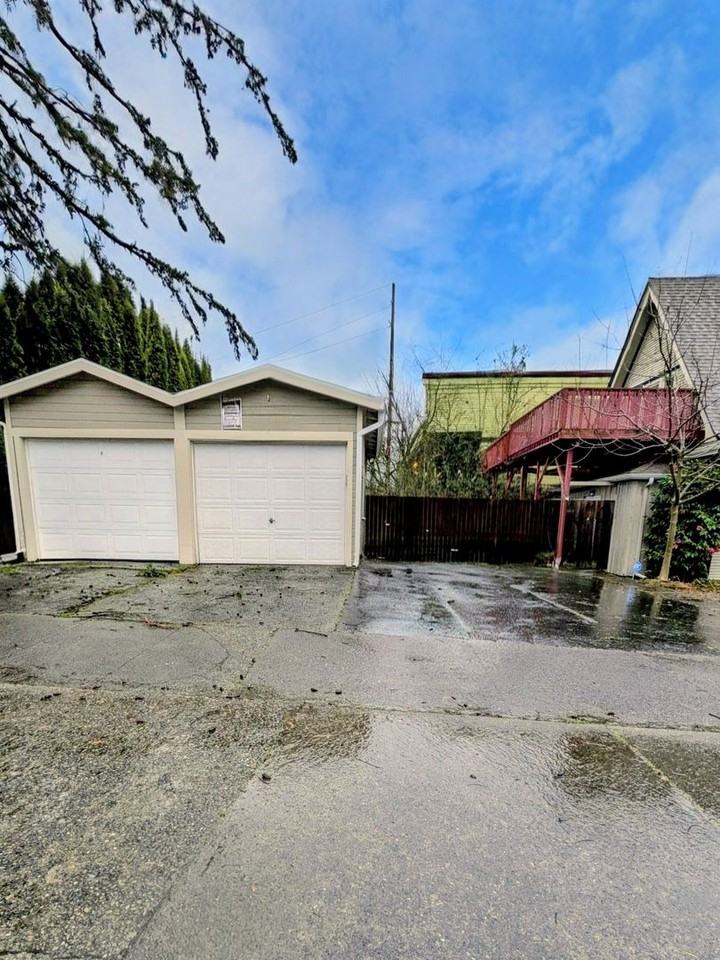 518 E Magnolia St - Photo 5 of 6