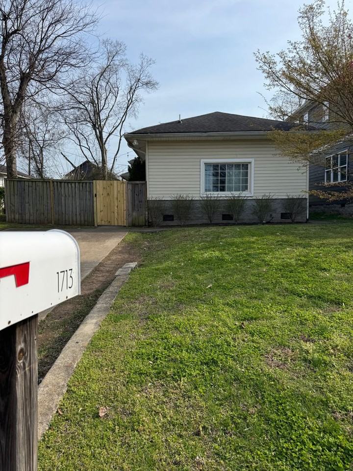 1713 Heiman St - Photo 3 of 24