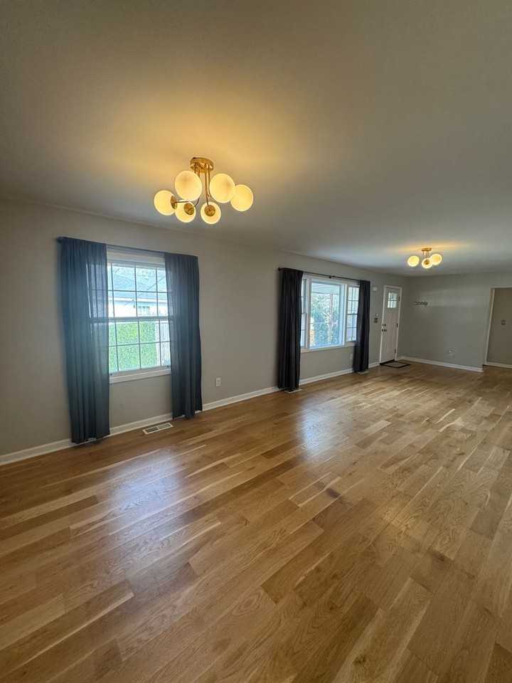 1713 Heiman St - Photo 7 of 24