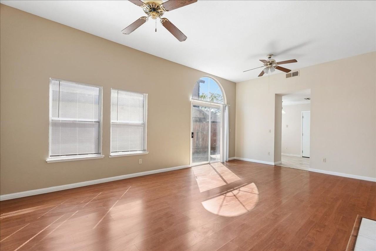 4541 Country Run Way - Photo 6 of 26