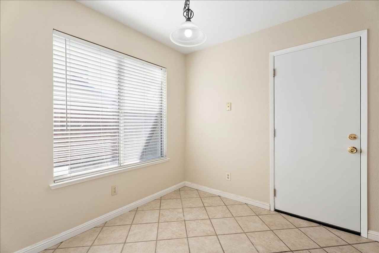 4541 Country Run Way - Photo 7 of 26