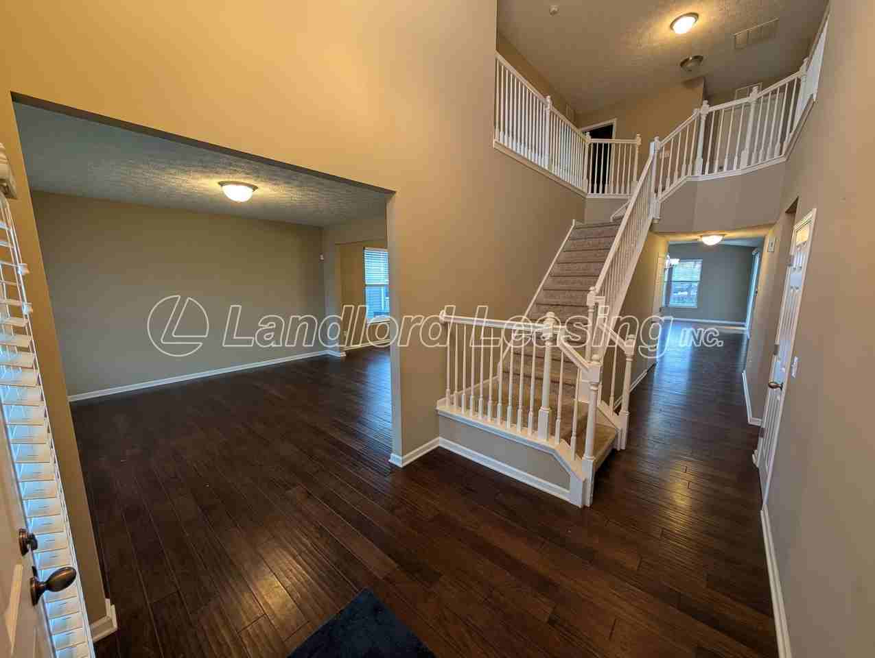 32815 Rebecca Ln - Photo 2 of 34
