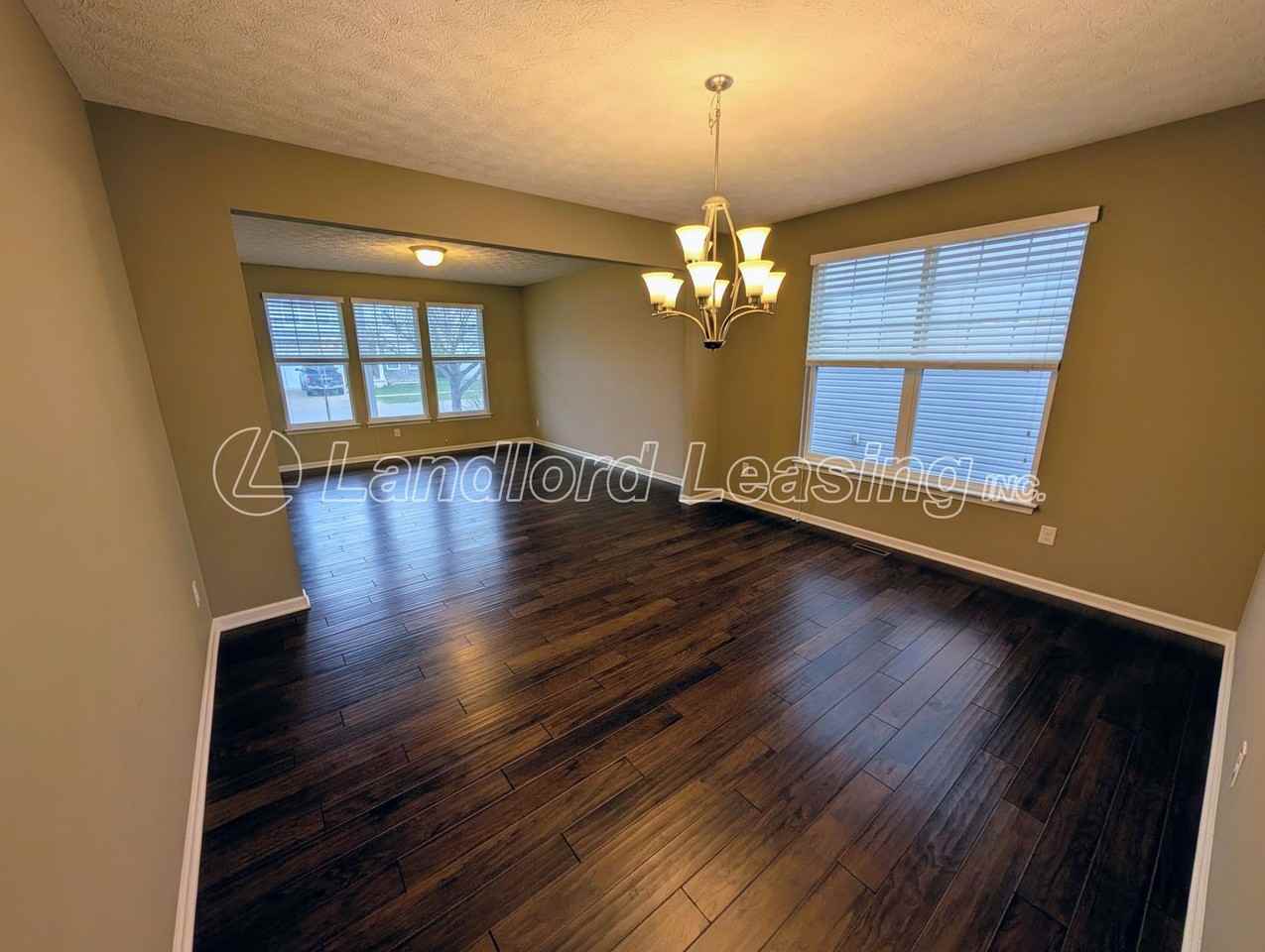 32815 Rebecca Ln - Photo 6 of 34