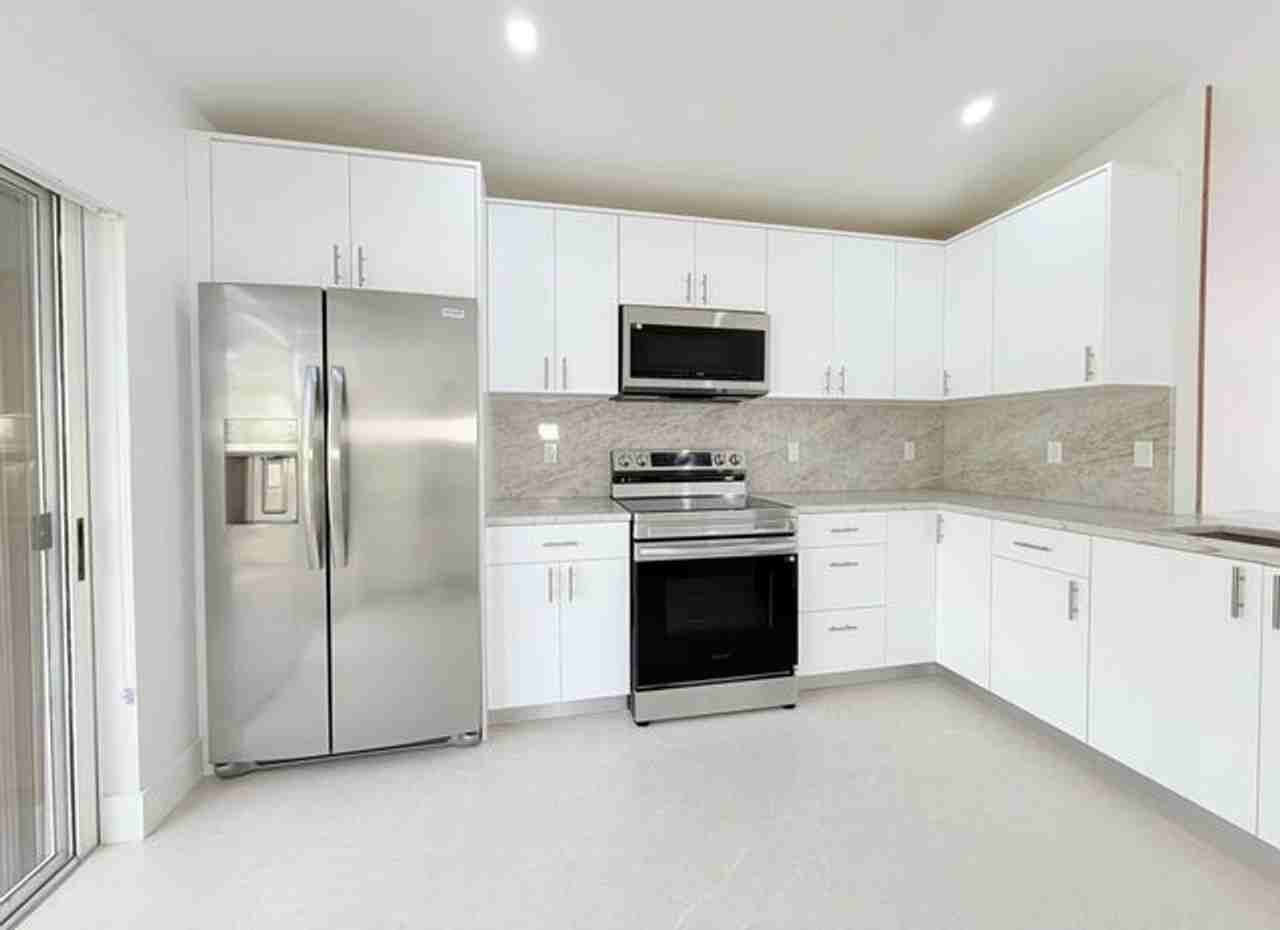 20841 Nw 1st St - Photo 4 of 26