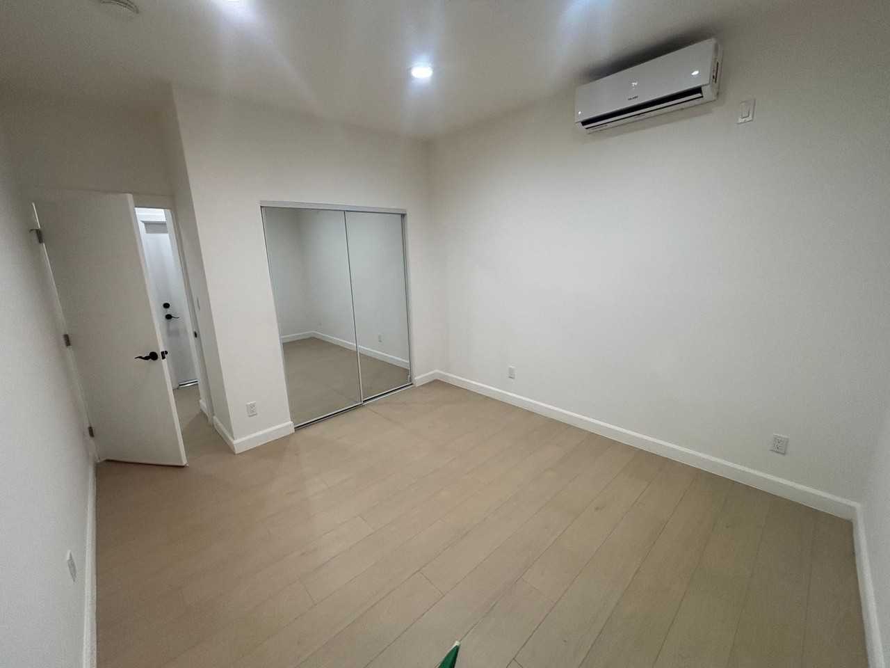 10941 Amestoy Ave - Photo 3 of 11