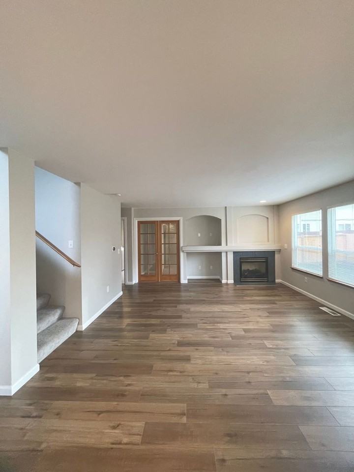 1909 Redmond Ave Ne - Photo 4 of 20