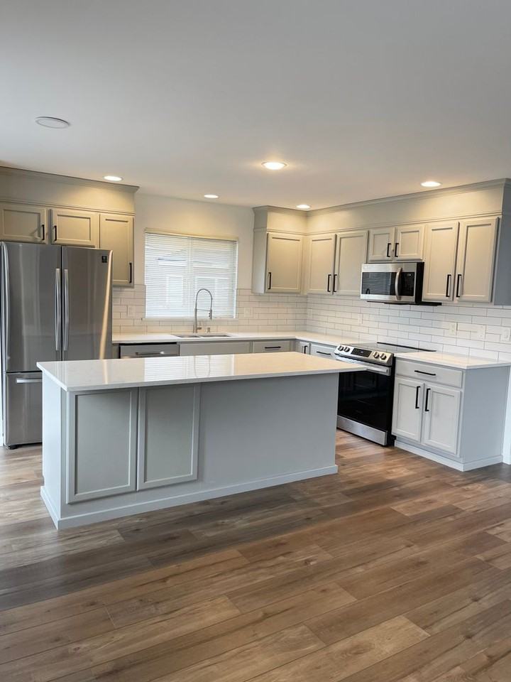 1909 Redmond Ave Ne - Photo 6 of 20