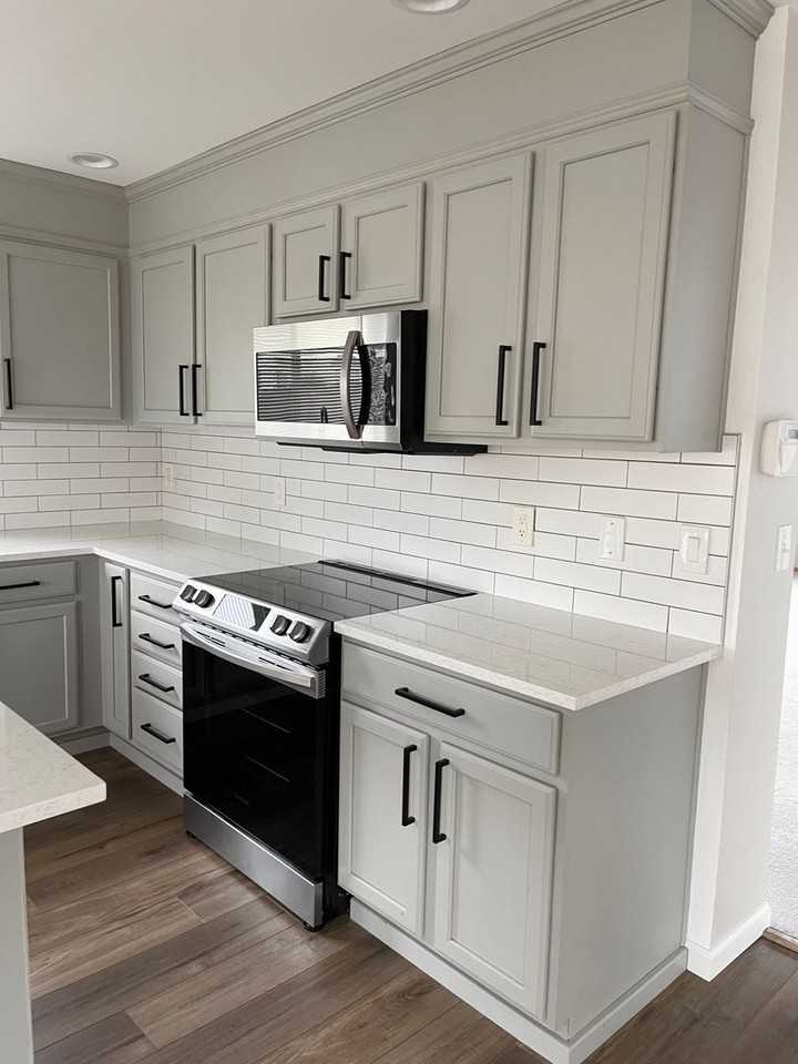 1909 Redmond Ave Ne - Photo 7 of 20