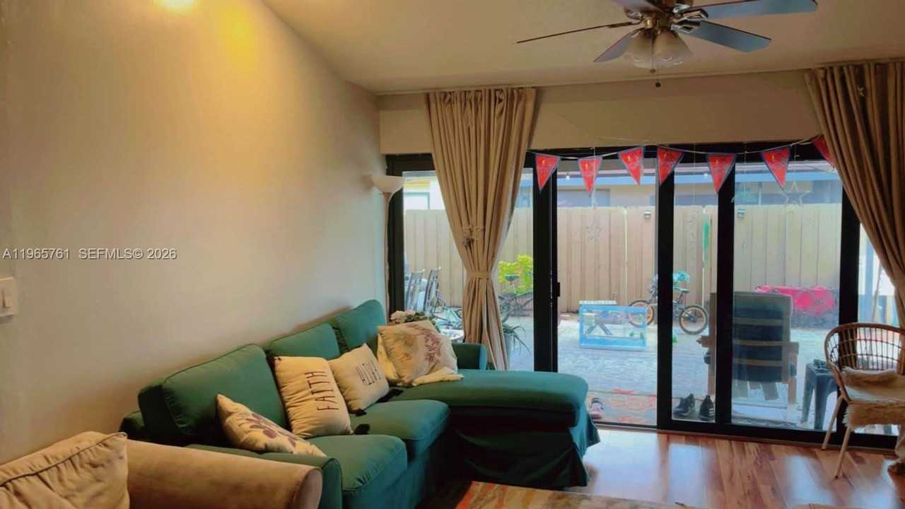 7509 Sw 26th Ct - Photo 3 of 10