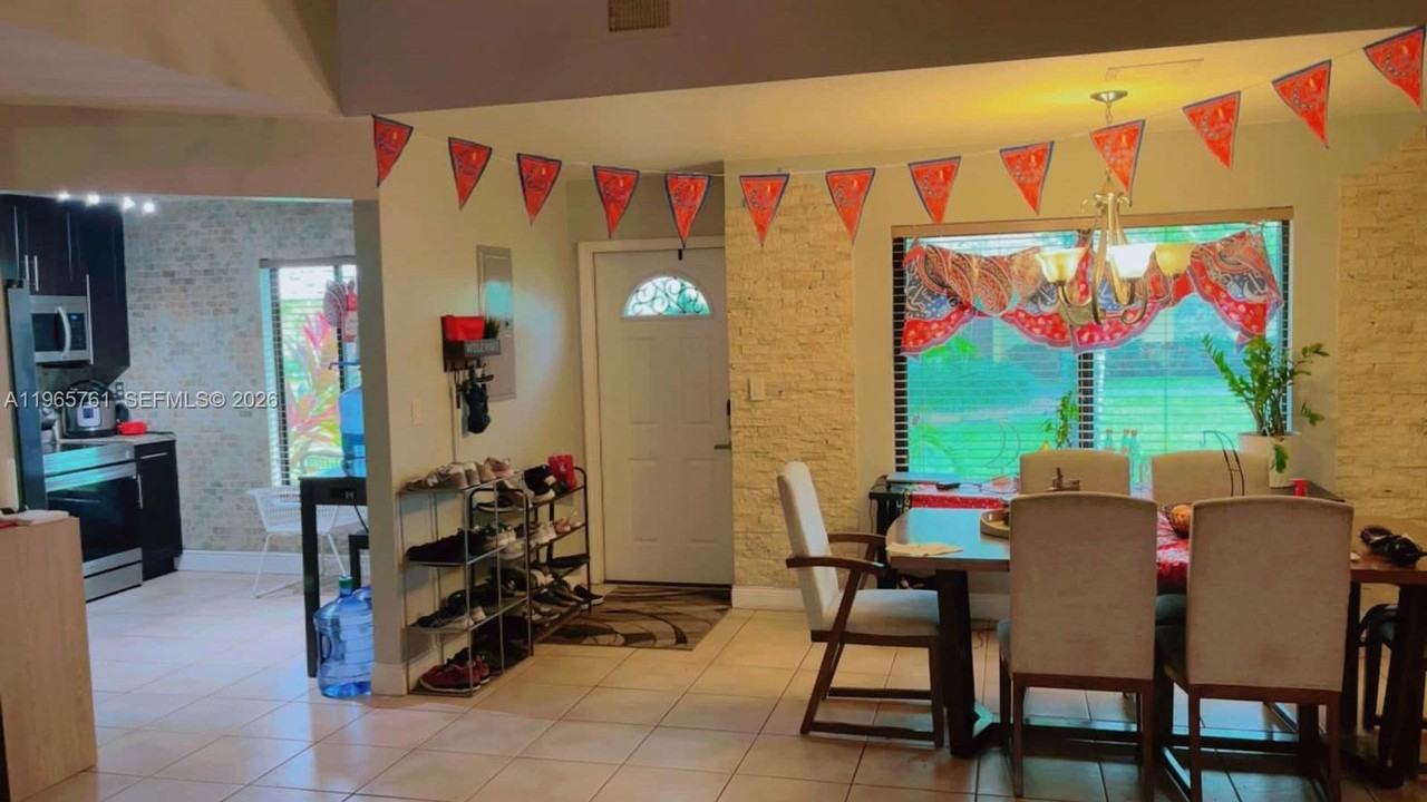 7509 Sw 26th Ct - Photo 4 of 10