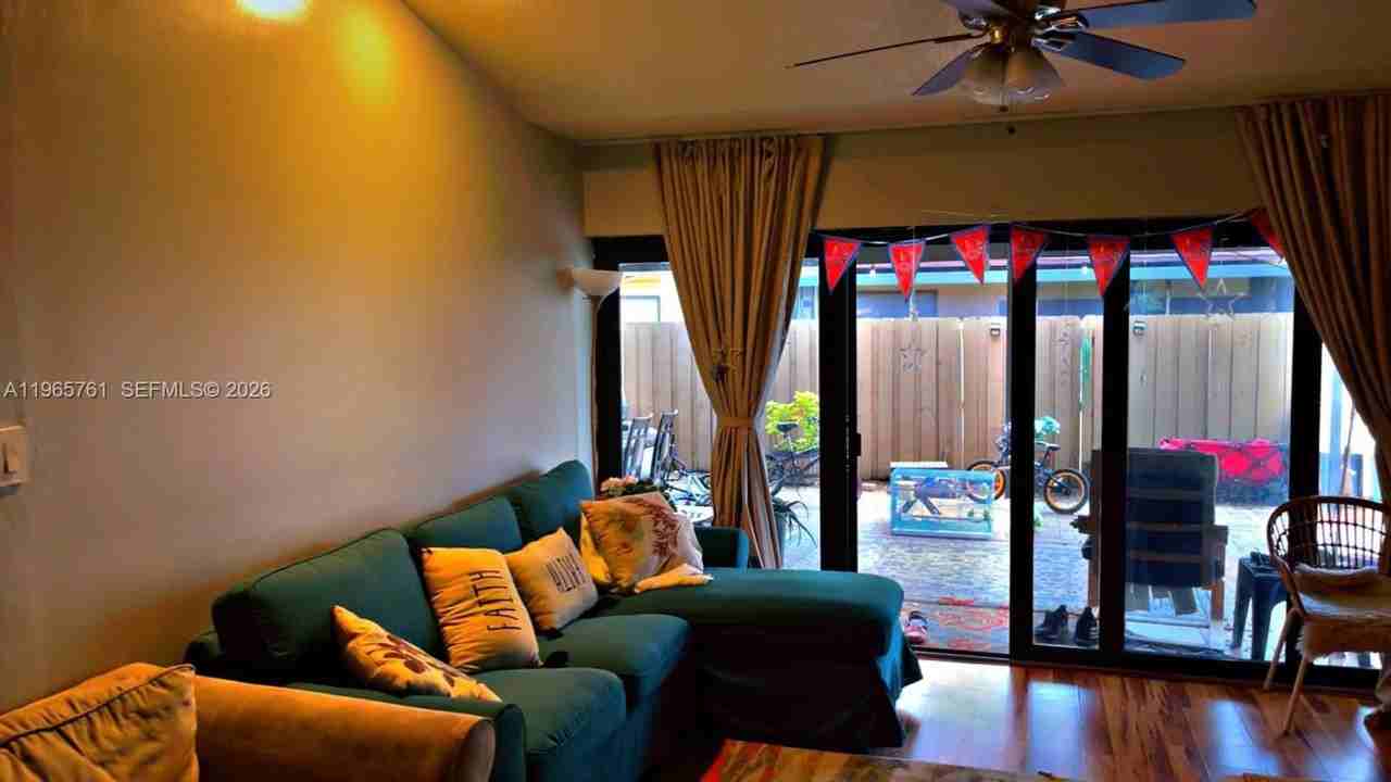 7509 Sw 26th Ct - Photo 6 of 10