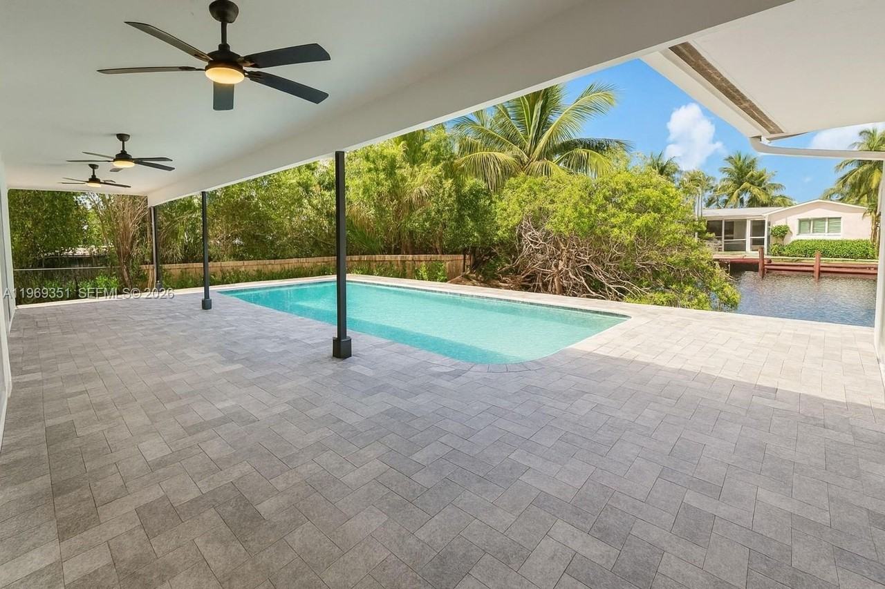 3801 Ne 16th Ter - Photo 2 of 20