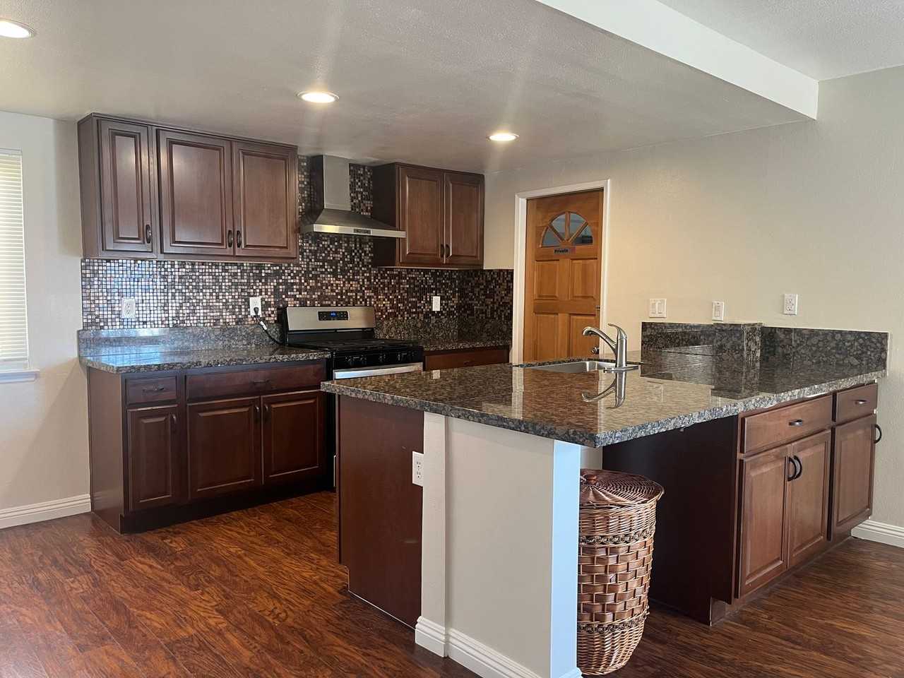 3063 Hollander St - Photo 2 of 16