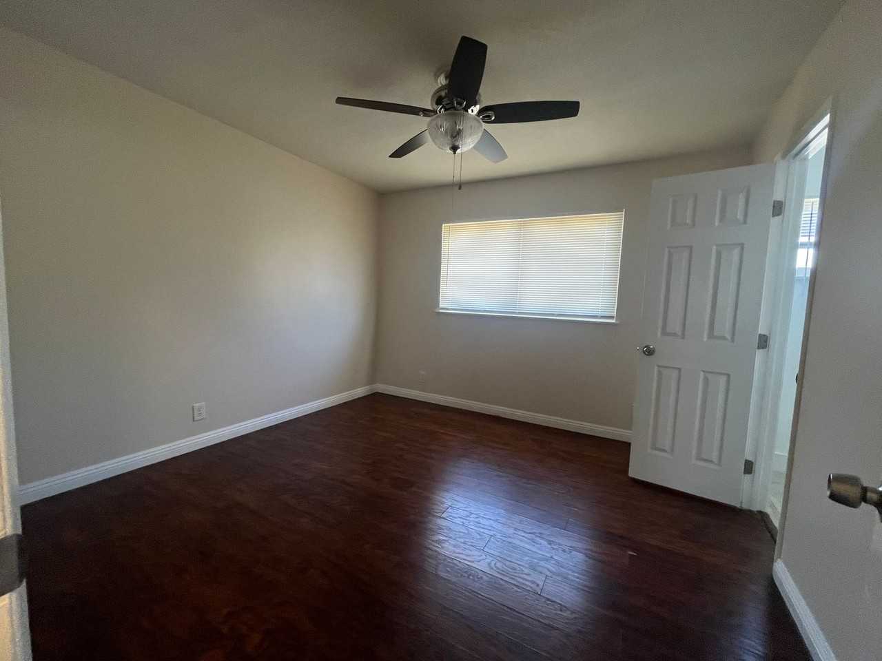 3063 Hollander St - Photo 7 of 16