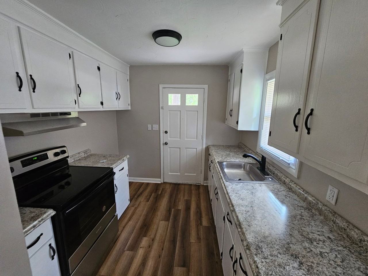 3801 Water St - Photo 2 of 17