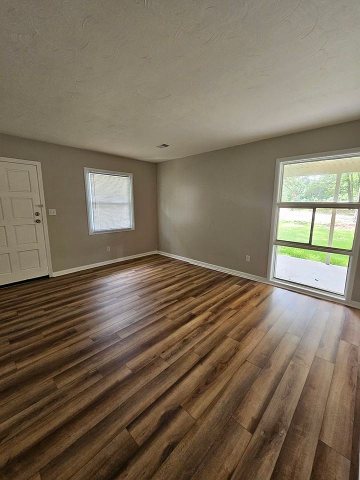 3801 Water St - Photo 4 of 17