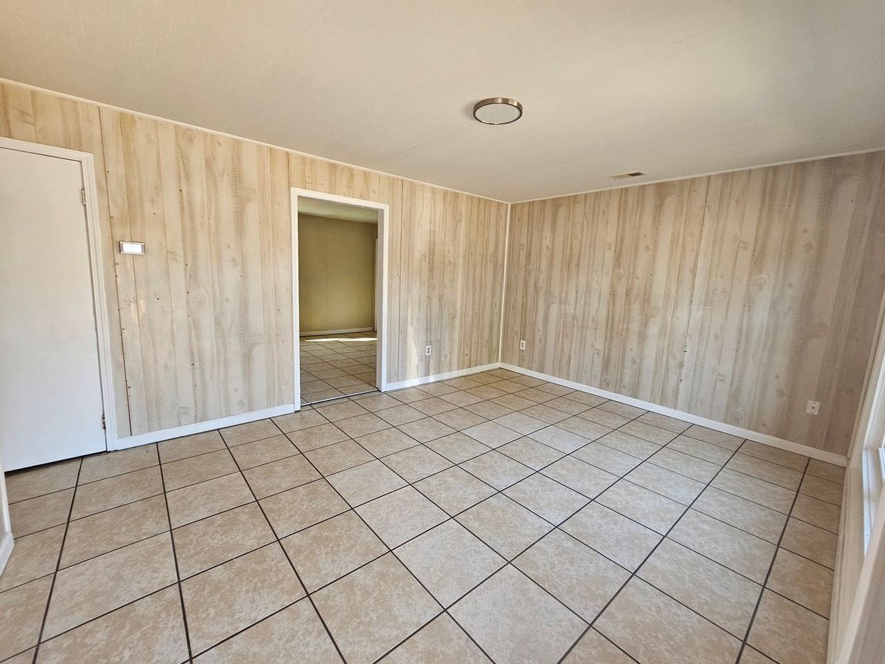 4529 Wactor St - Photo 2 of 15