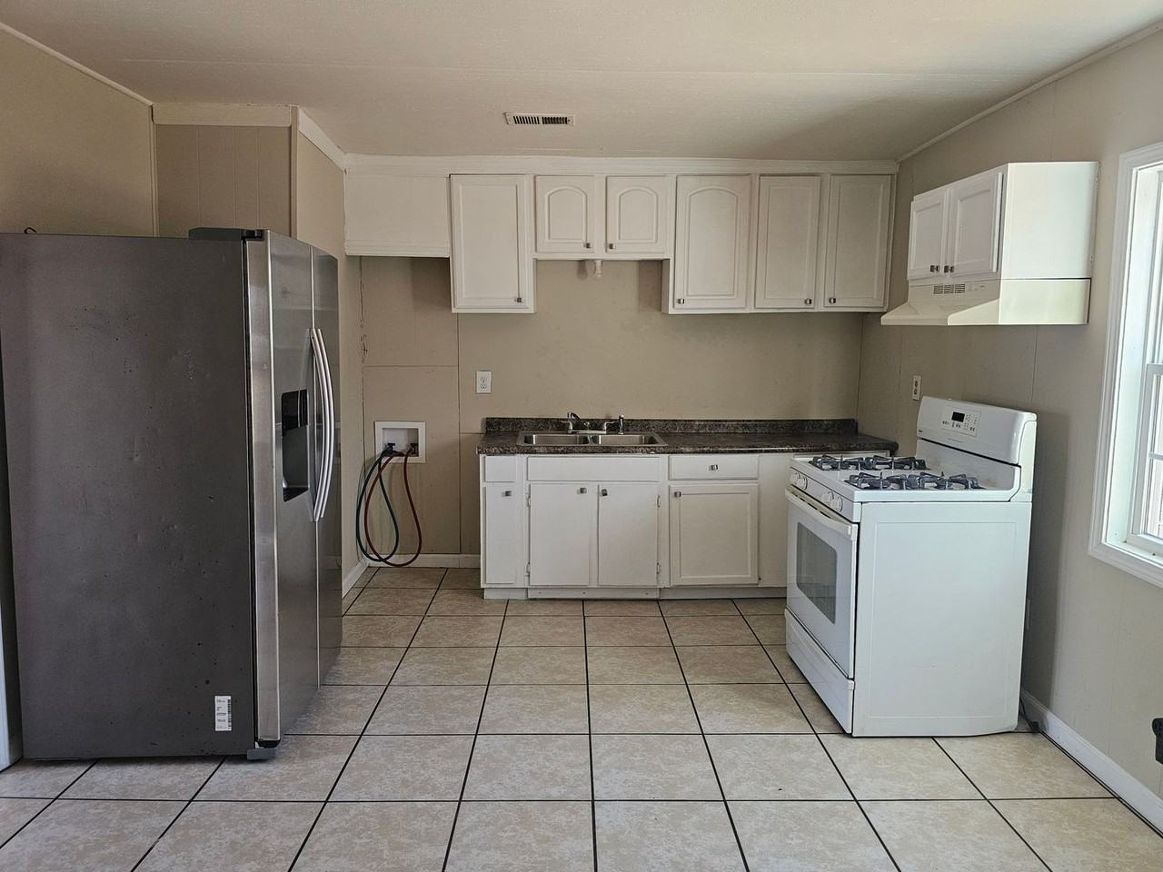 4529 Wactor St - Photo 6 of 15