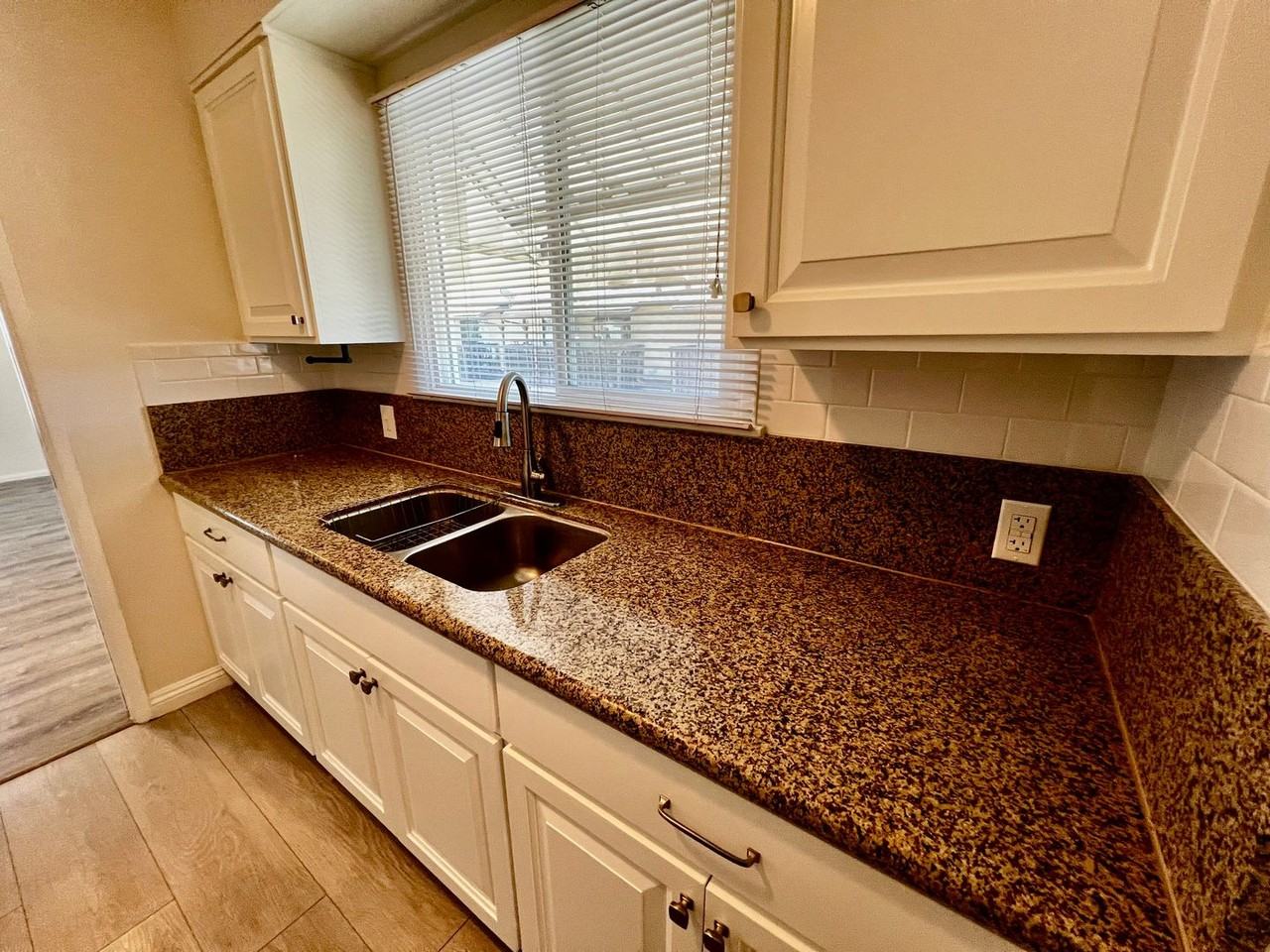 162 Bonita St - Photo 7 of 16