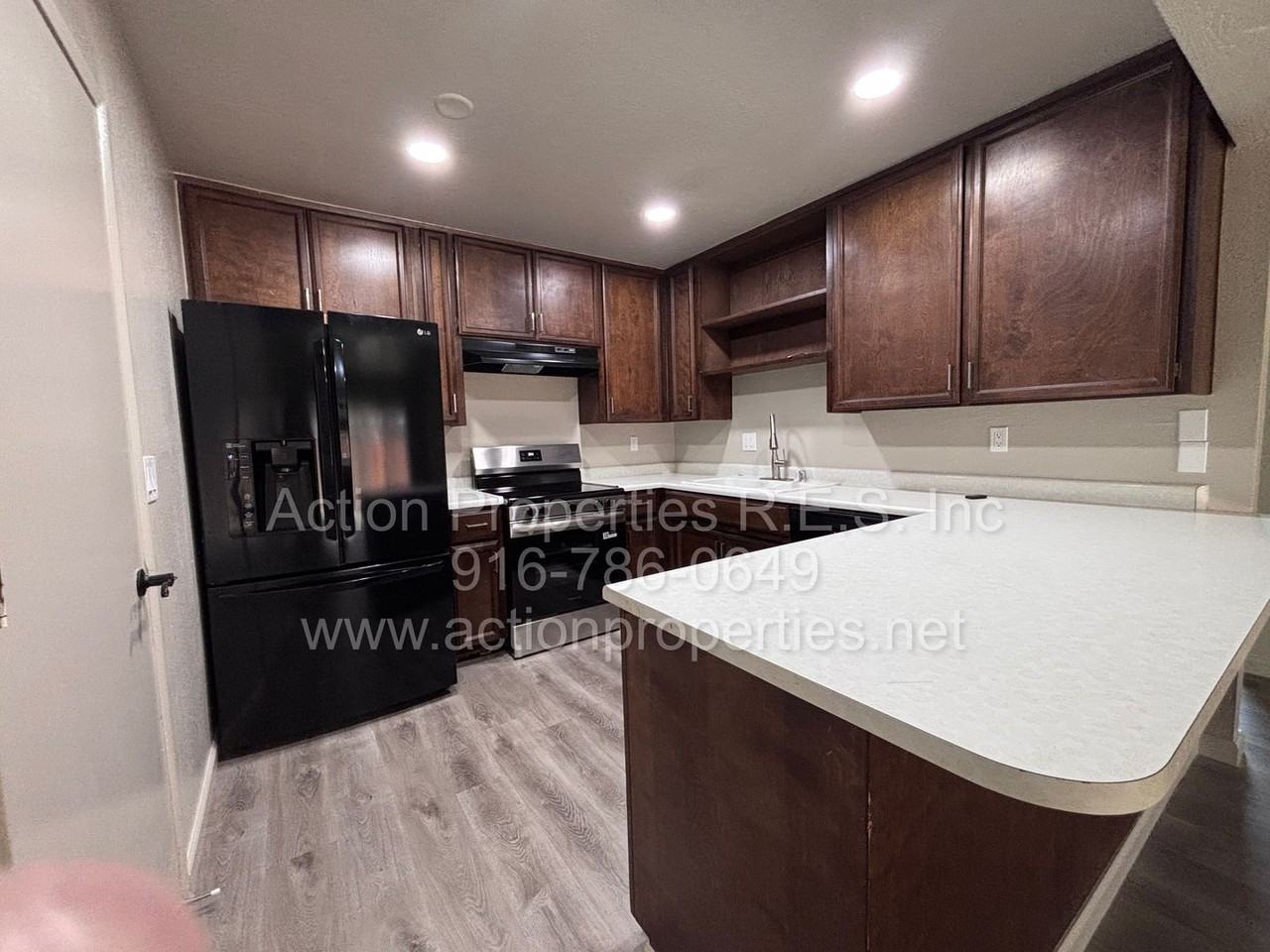 1722 Kent St - Photo 6 of 19