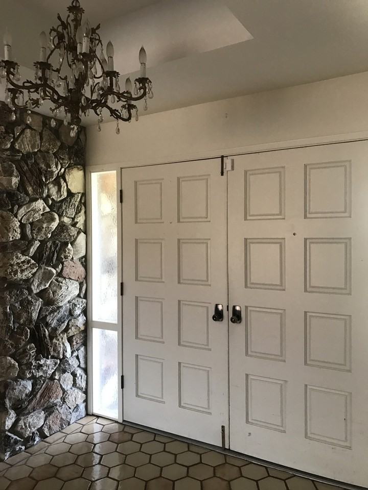 420 Donald Dr - Photo 3 of 6