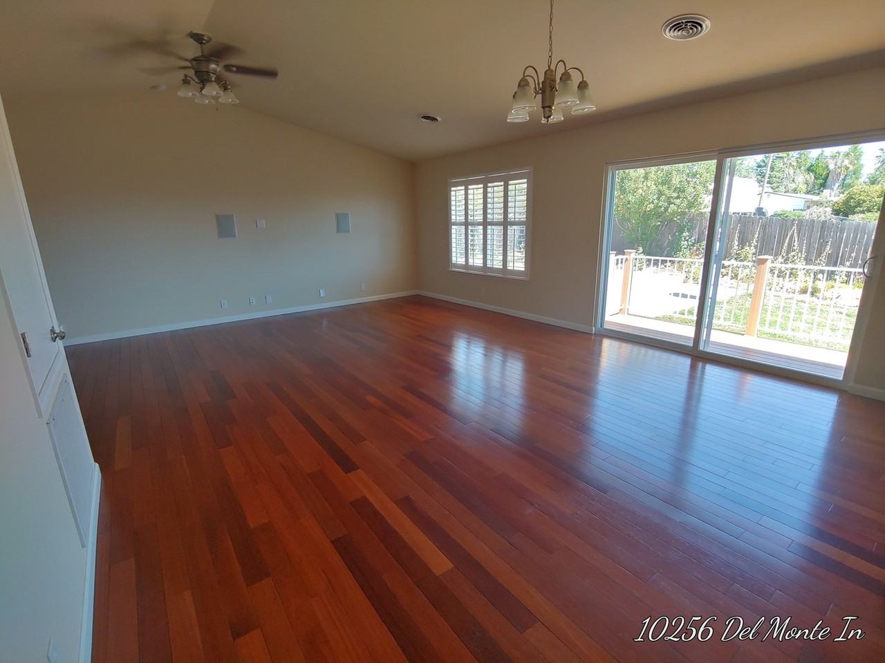 10256 Del Monte Way - Photo 3 of 16