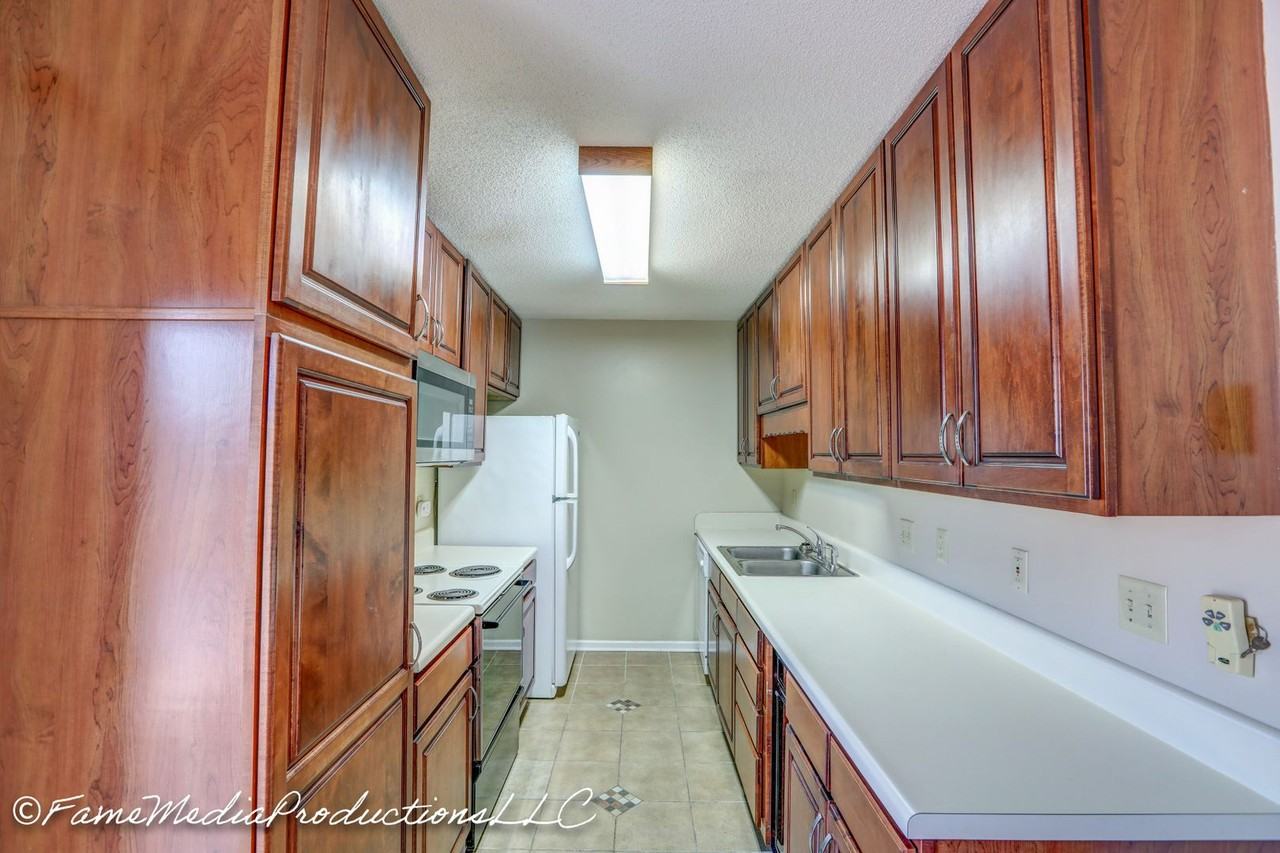 803 Cambridgeshire Ct - Photo 6 of 29