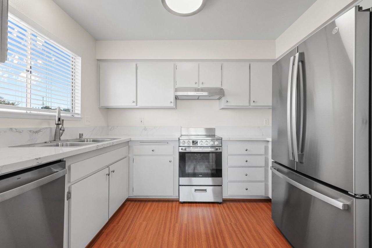 3672 Bartlett Ave - Photo 2 of 29