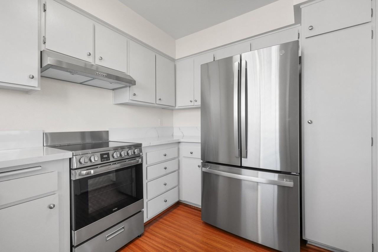 3672 Bartlett Ave - Photo 4 of 29