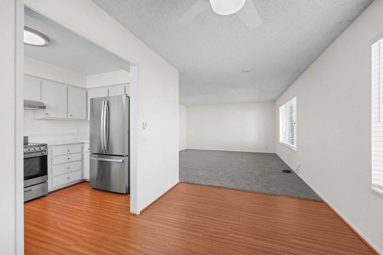 3672 Bartlett Ave - Photo 5 of 29