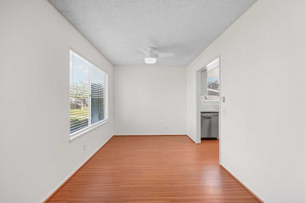 3672 Bartlett Ave - Photo 6 of 29