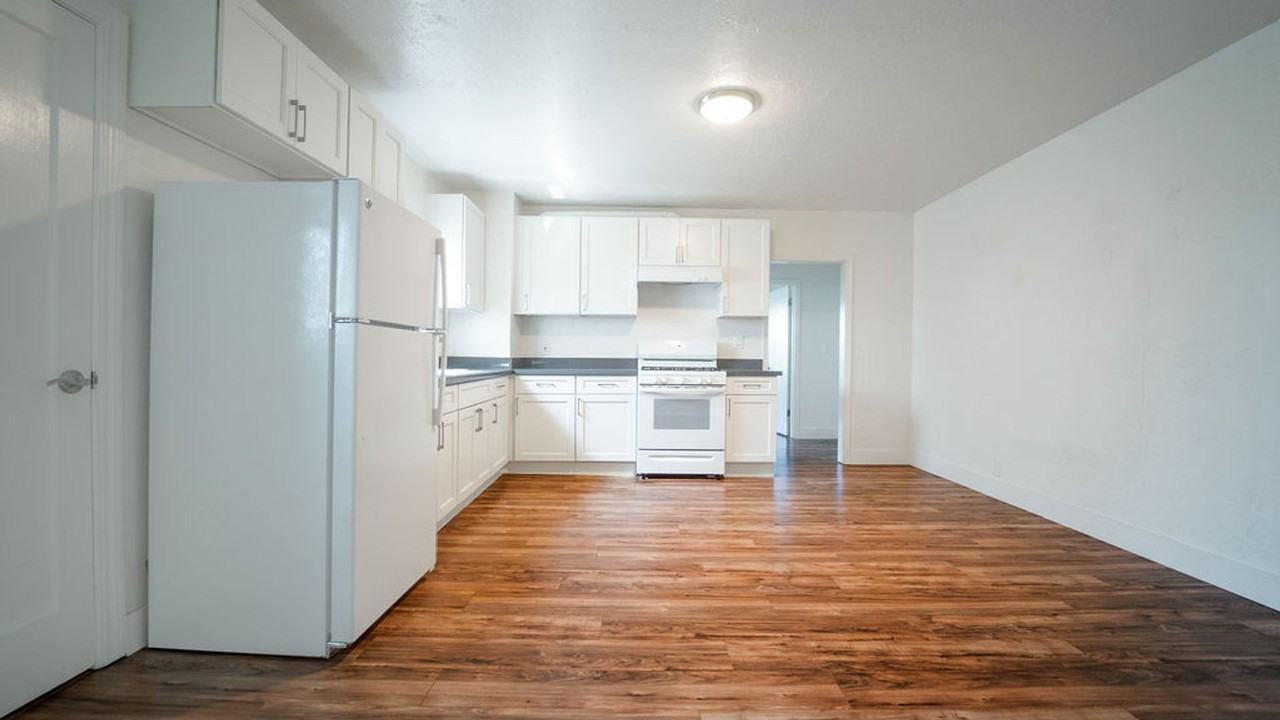 25-45 W. Tenth street - Photo 5 of 40