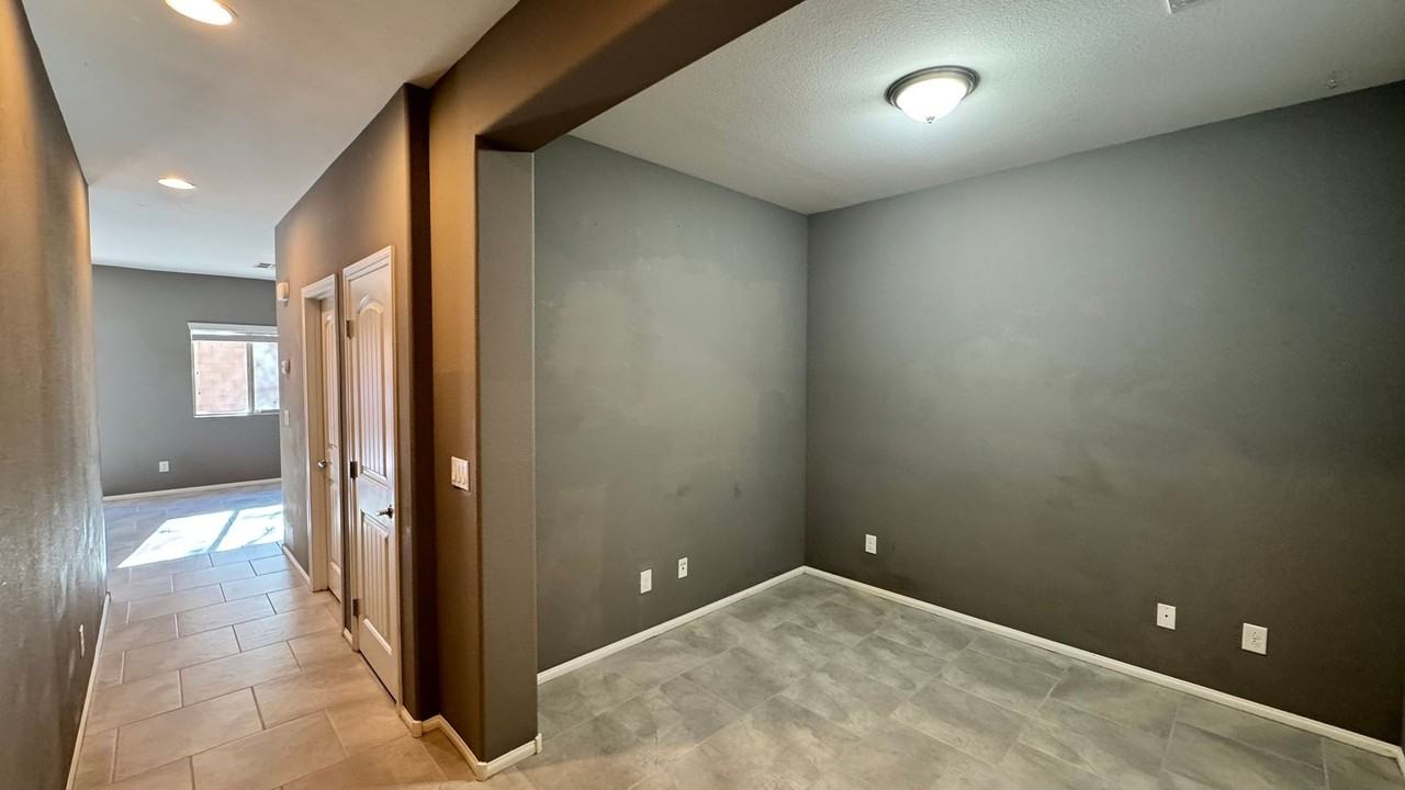 8127 Winterfell Pl - Photo 3 of 31