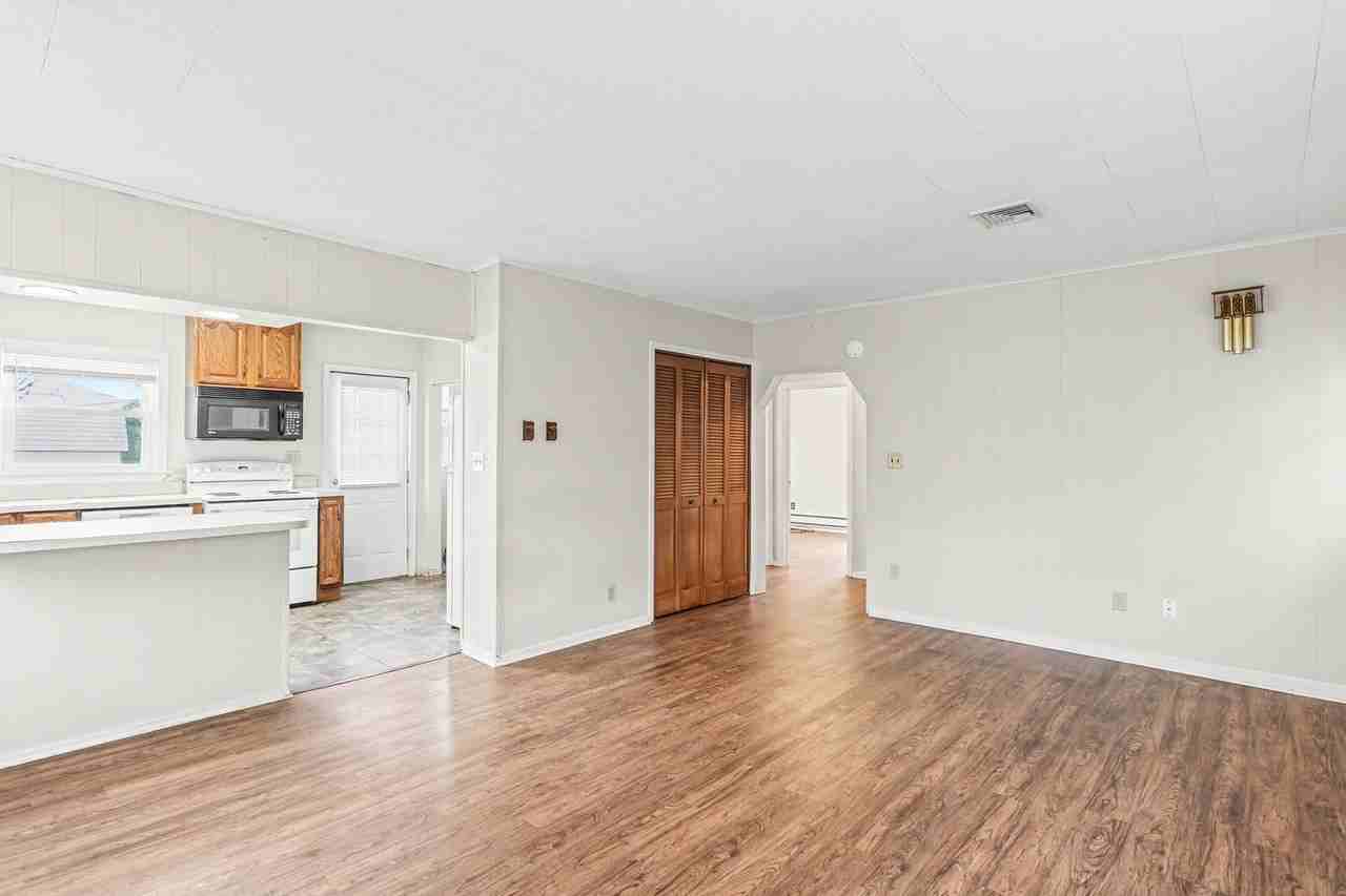 3901 Kingsley Dr - Photo 4 of 14