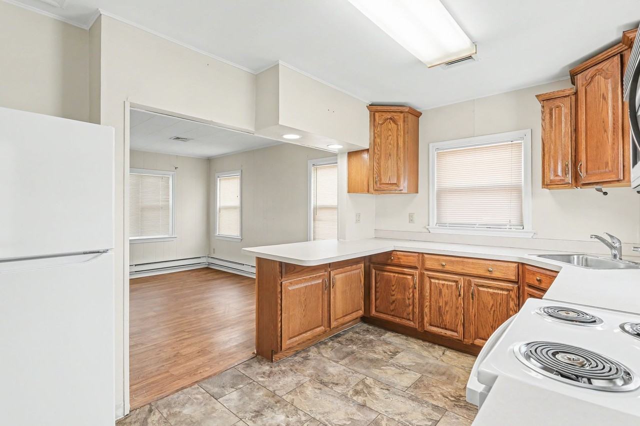 3901 Kingsley Dr - Photo 6 of 14