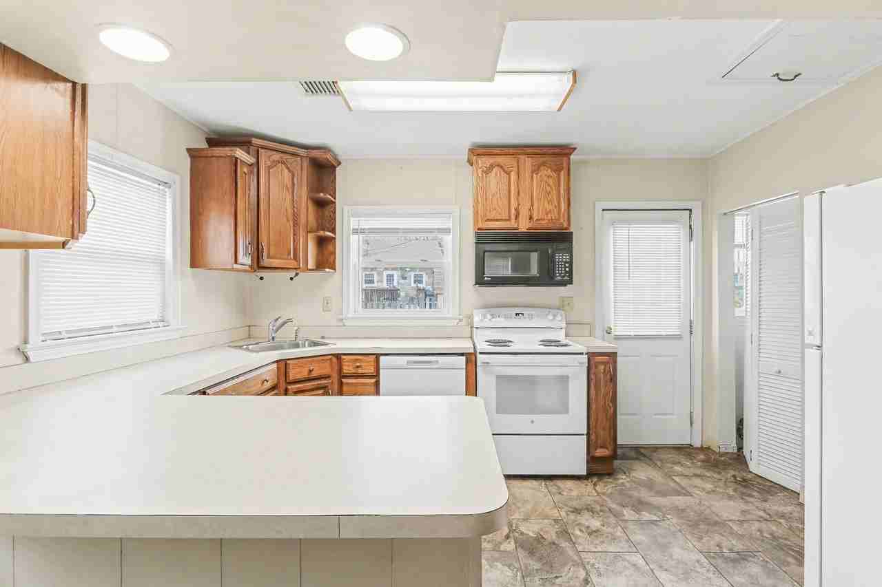 3901 Kingsley Dr - Photo 7 of 14